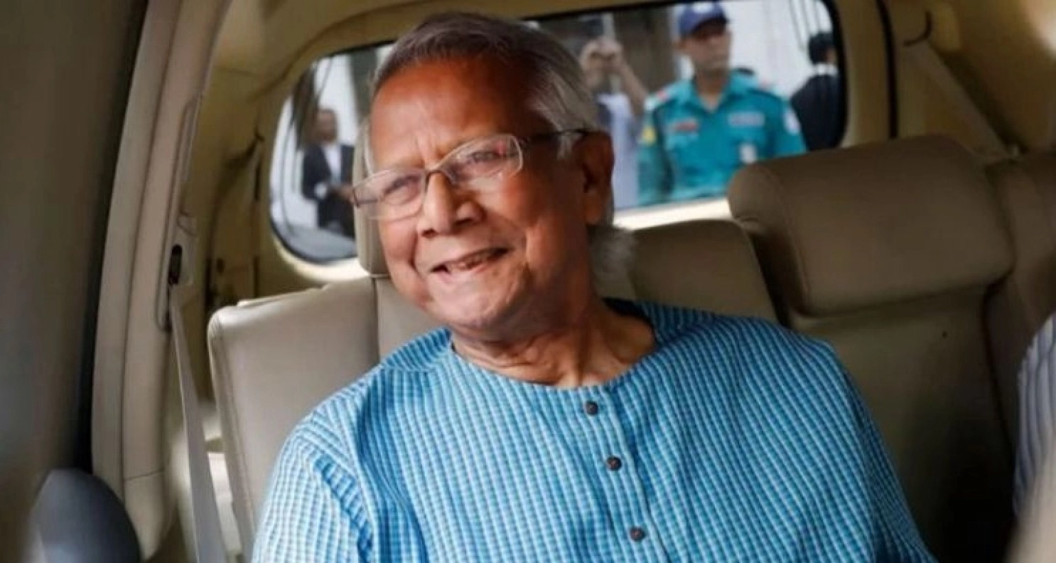 নিউইয়র্ক সফর শেষে দেশে ফিরলেন প্রধান উপদেষ্টা