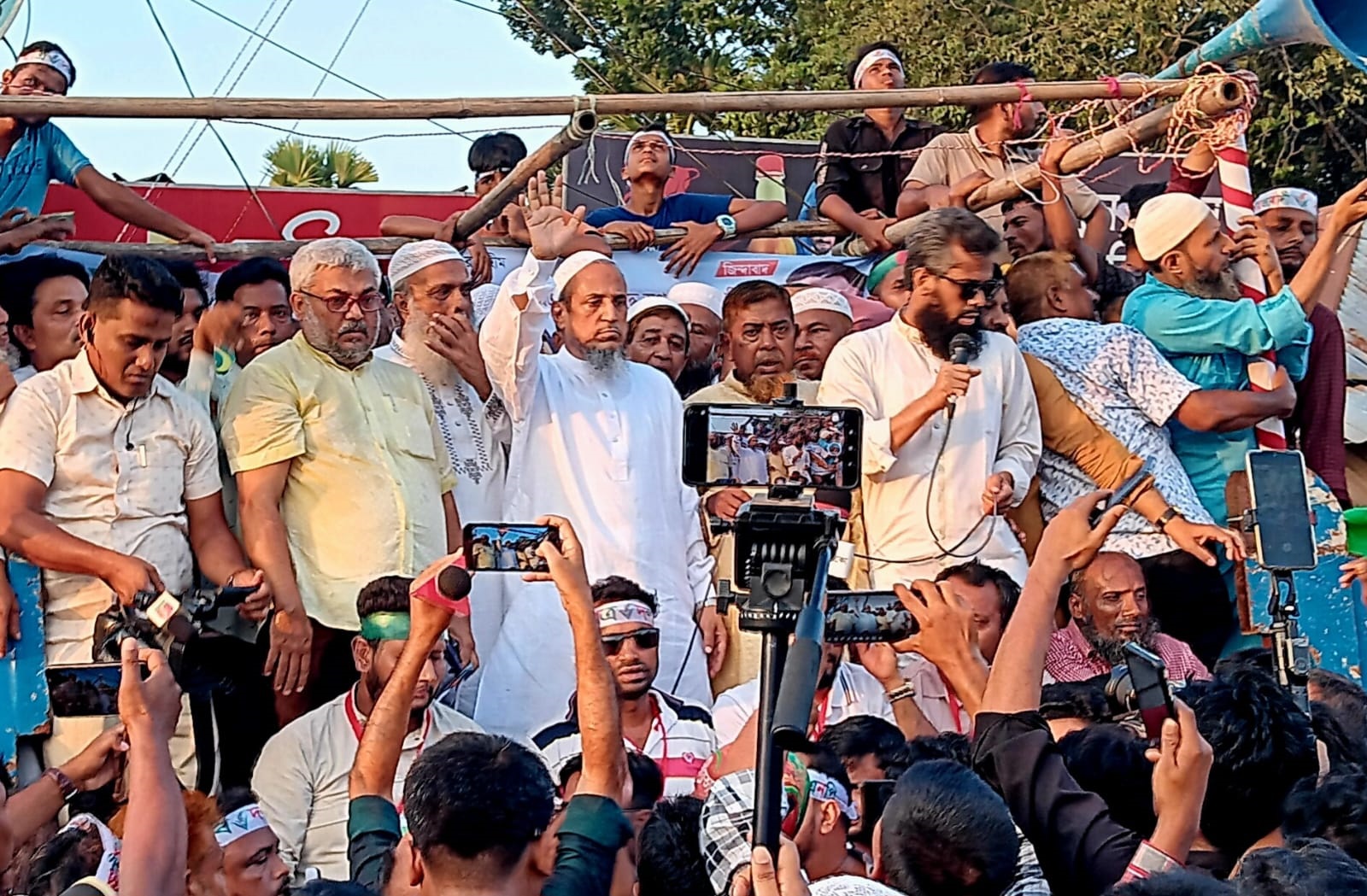 মনোনয়ন প্রত্যাশী কাজী মফিজুর রহমানের শোডাউন