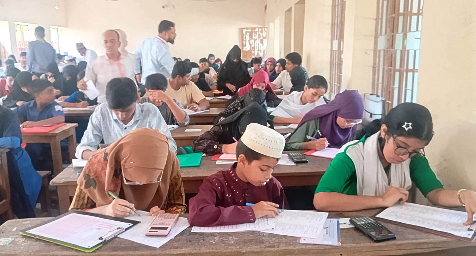 উদয় বৃত্তি ফাউন্ডেশনের উদ্যোগে বৃত্তি পরীক্ষা অনুষ্ঠিত