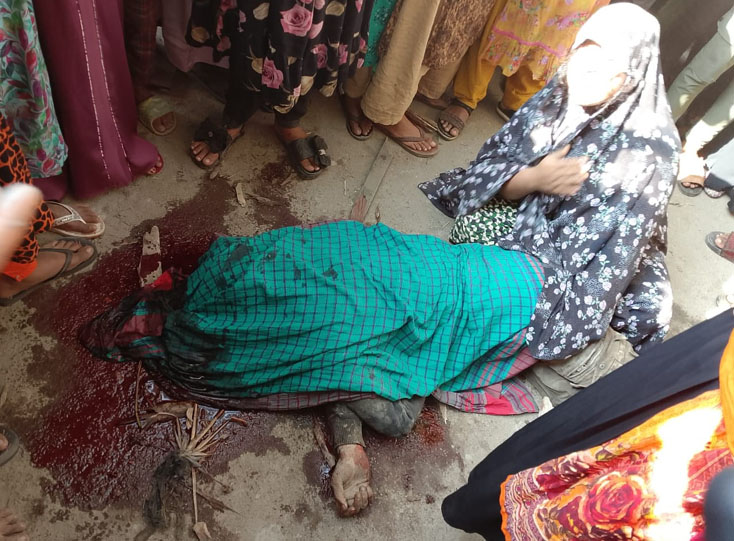 ছিনতাইকালে মাইকিং করে এলাকাবাসীর গণপিটুনিতে শীর্ষ সন্ত্রাসীর মৃত্যু