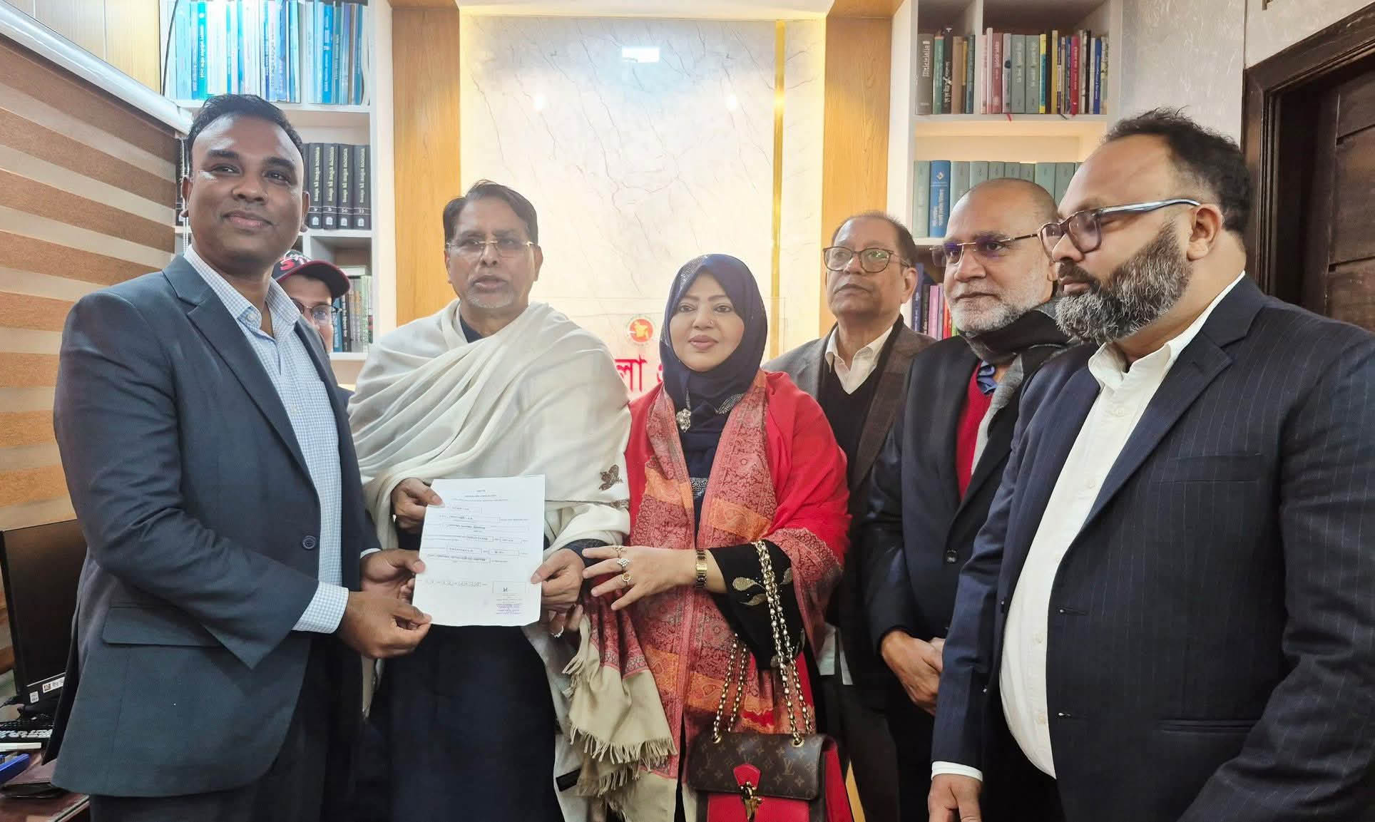 নোয়াখালী-৫ আসনে বিএনপি প্রার্থী ফখরুল ইসলামের মনোনয়নপত্র জমা