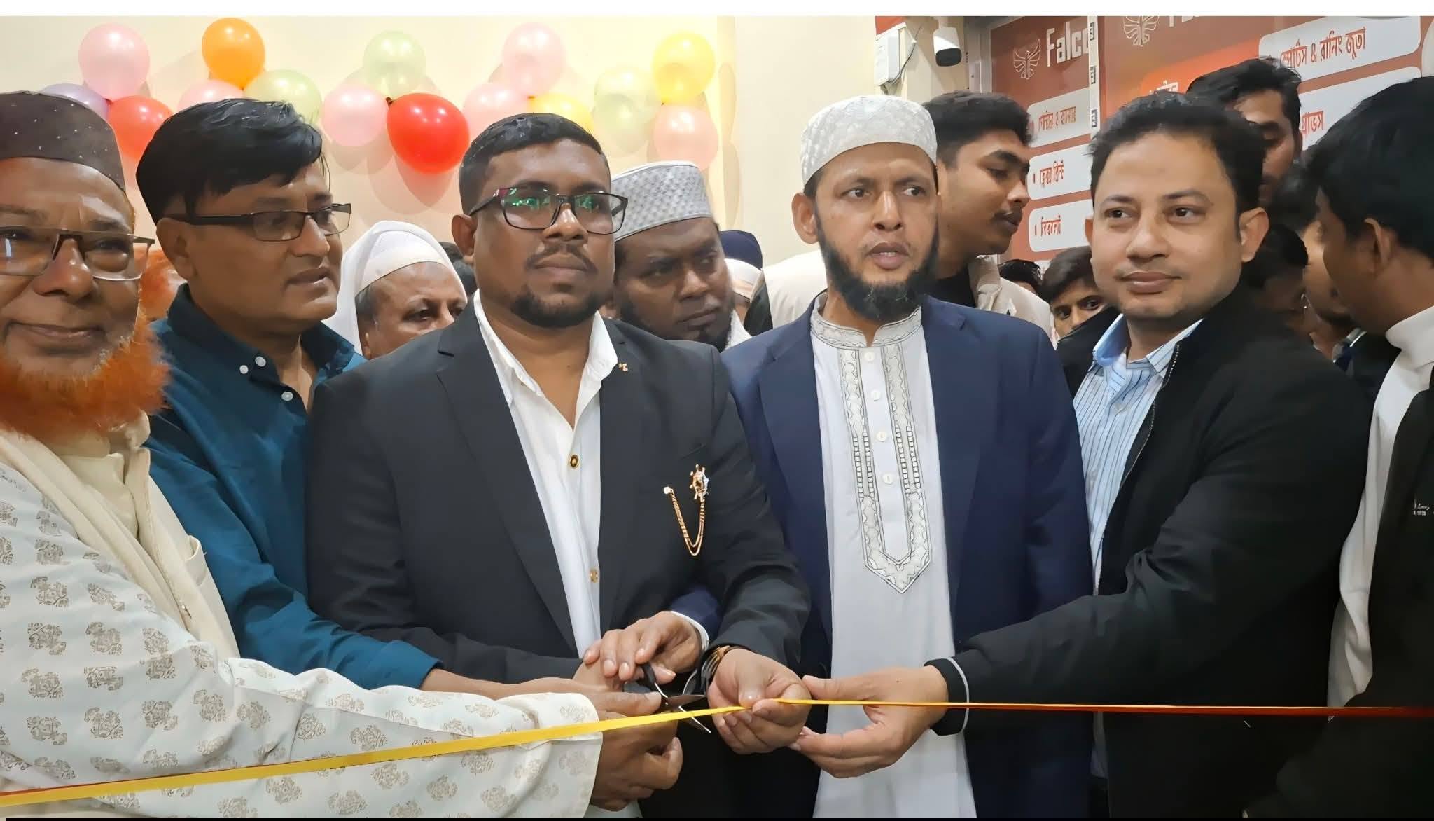 বসুরহাটে ব্যতিক্রমী উদ্যোগ ‘ফ্যালকন স্পোর্টস এন্ড প্রিন্ট’ এর শুভ উদ্বোধন