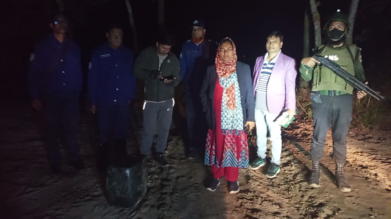 রাতের আঁধারে ফসলি জমির মাটি কাটার অপরাধে ৭০ হাজার টাকা জরিমানা