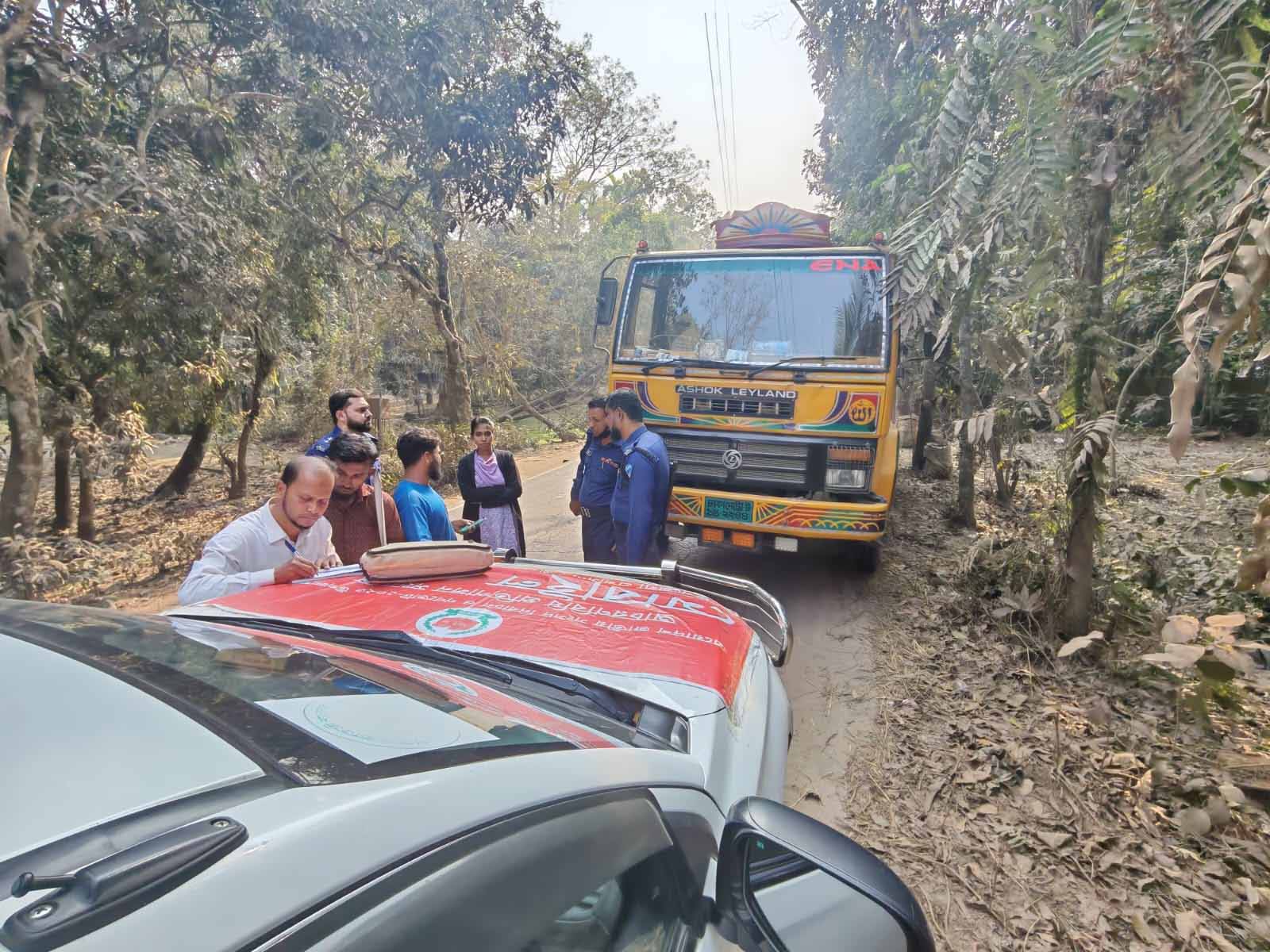 কোম্পানীগঞ্জে অবৈধ বালু পরিবহনের দায়ে দু লাখ টাকা অর্থদন্ড