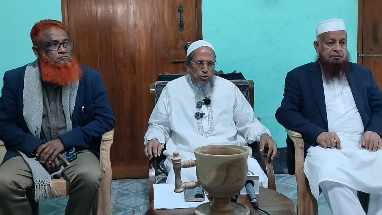 প্রচারে বাঁধা ও নেতাকর্মীদের হয়রানির অভিযোগে স্বতন্ত্র প্রার্থীর সংবাদ সম্মেলন