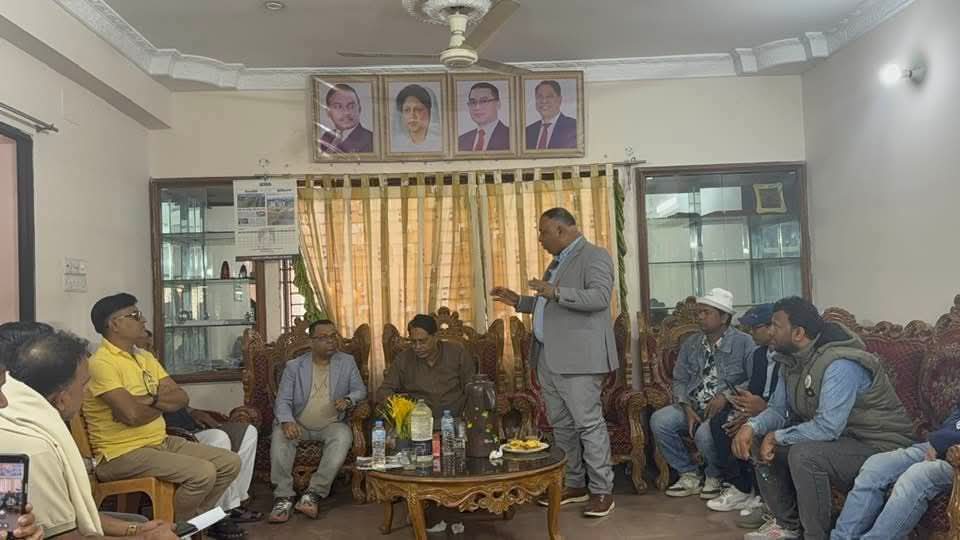 ধানের শীষের প্রার্থী ফখরুল ইসলামের সঙ্গে প্রবাসী নেতাকর্মীদের সৌজন্য সাক্ষাৎ