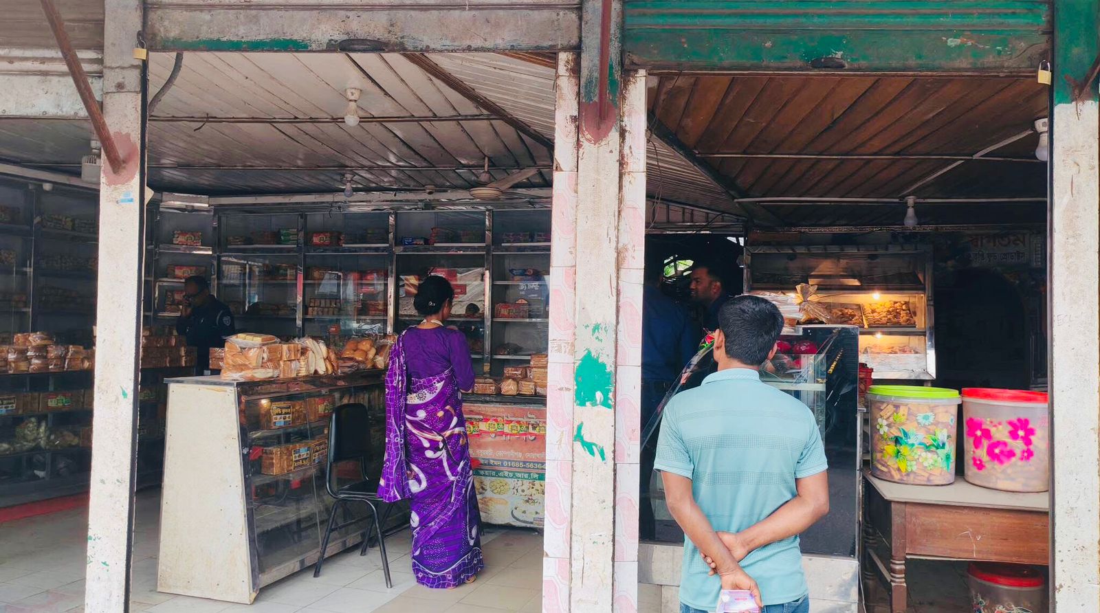 অস্বাস্থ্যকর পরিবেশে খাদ্য উৎপাদন, বেকারিকে অর্ধলক্ষ টাকা জরিমানা