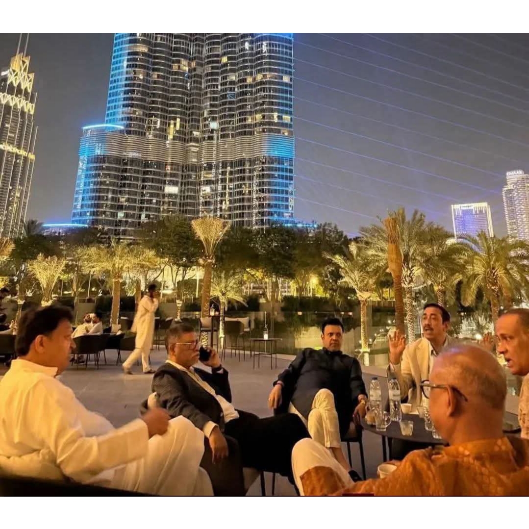 দুবাইয়ের বুর্জ খলিফার সামনে জাহিদ মালেক, সাইফুজ্জামান জাবেদ ও শামীম ওসমান: সোশ্যাল মিডিয়ায় তোলপাড়।